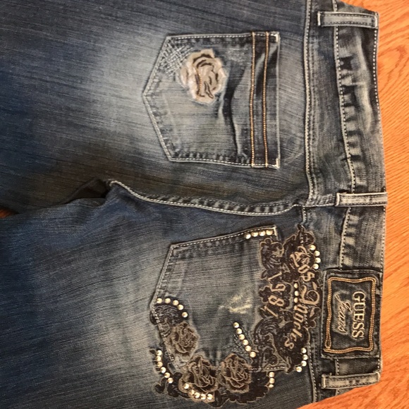Guess jeans. Daredevil skinny fit. Grommets, distress, embroidery. Size 28 - Picture 8 of 16